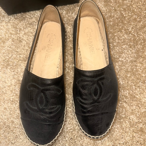 Gently scuffed on top. Worn under 10 times. Size 38 - Picture 6 of 7